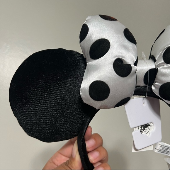 Disney - Vintage Black and White Minnie Ears - Picture 3 of 4
